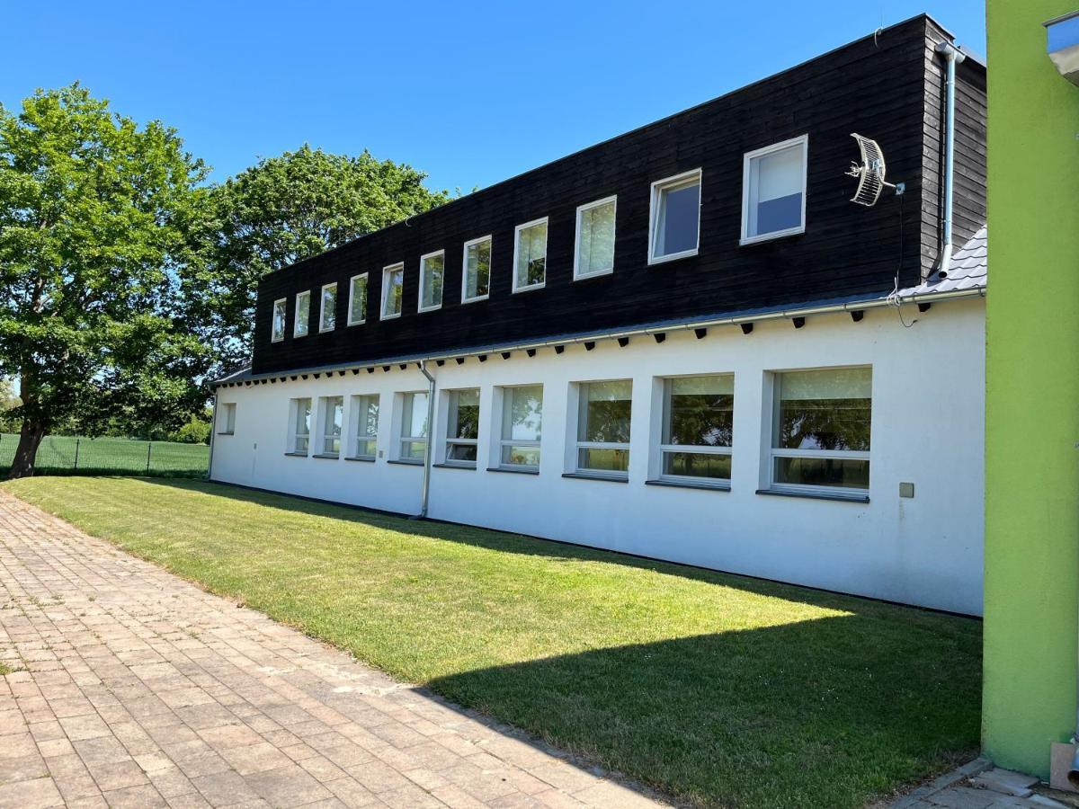Osrodek Konferencyjno-Wypoczynkowy Hostel Chojna Exterior photo